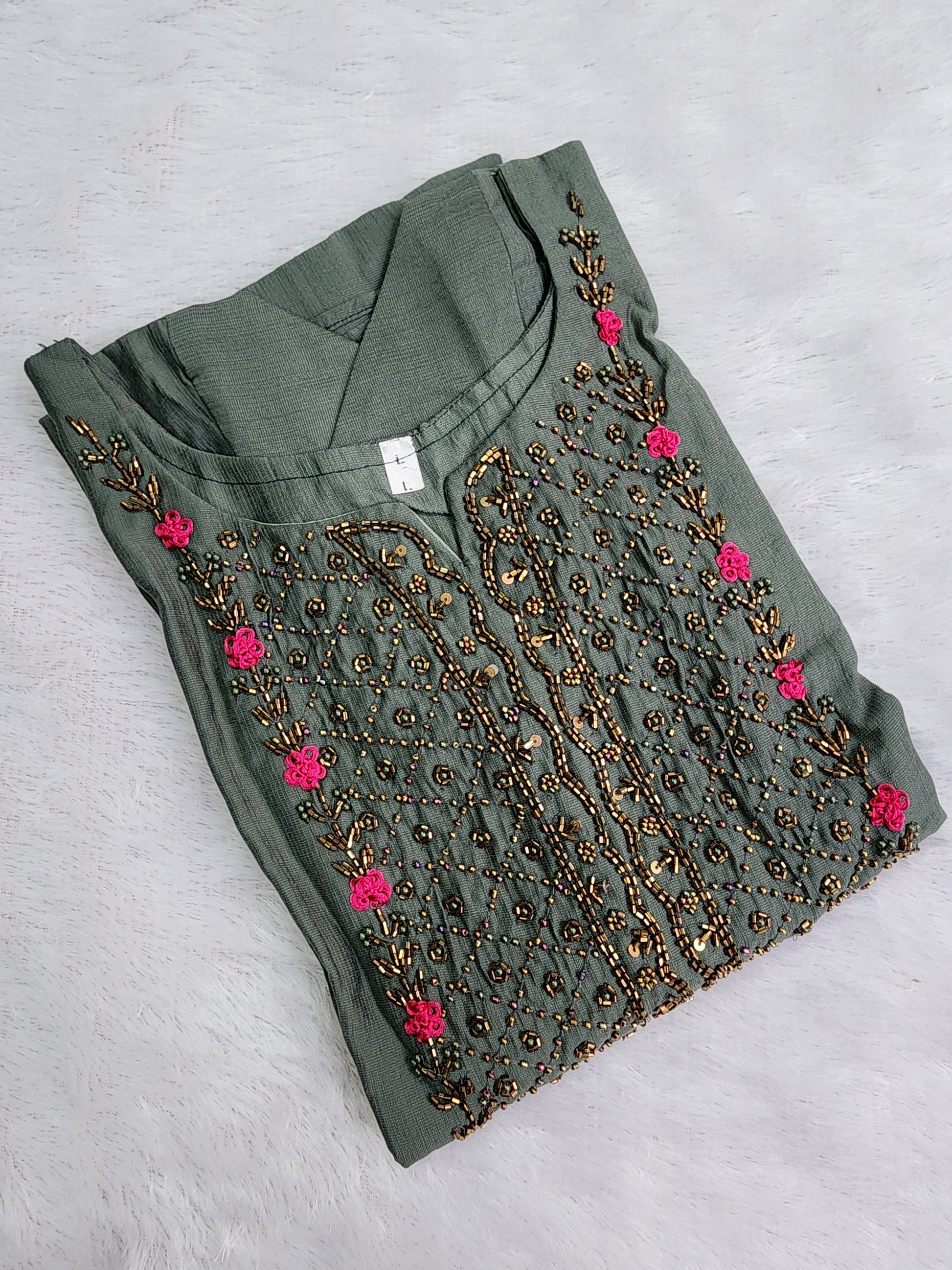 Vichithra silk Handwork-V326