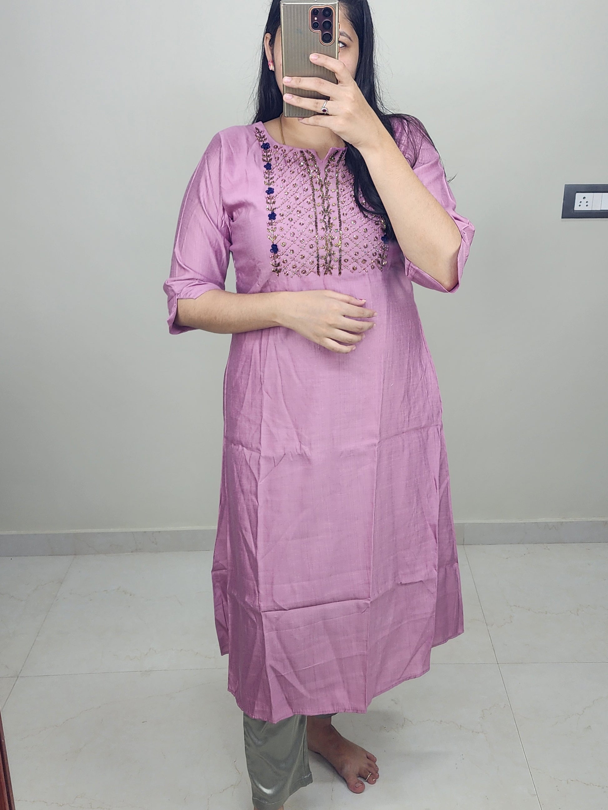 Vichithra silk Handwork-V326